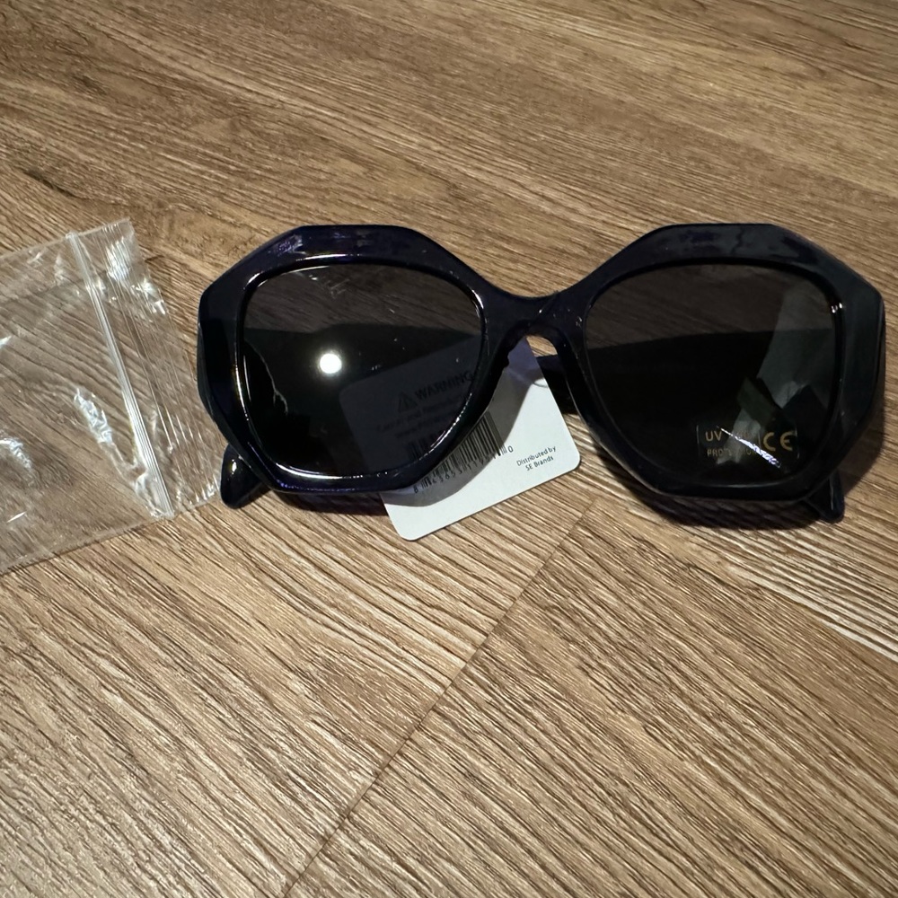 Black sunglasses